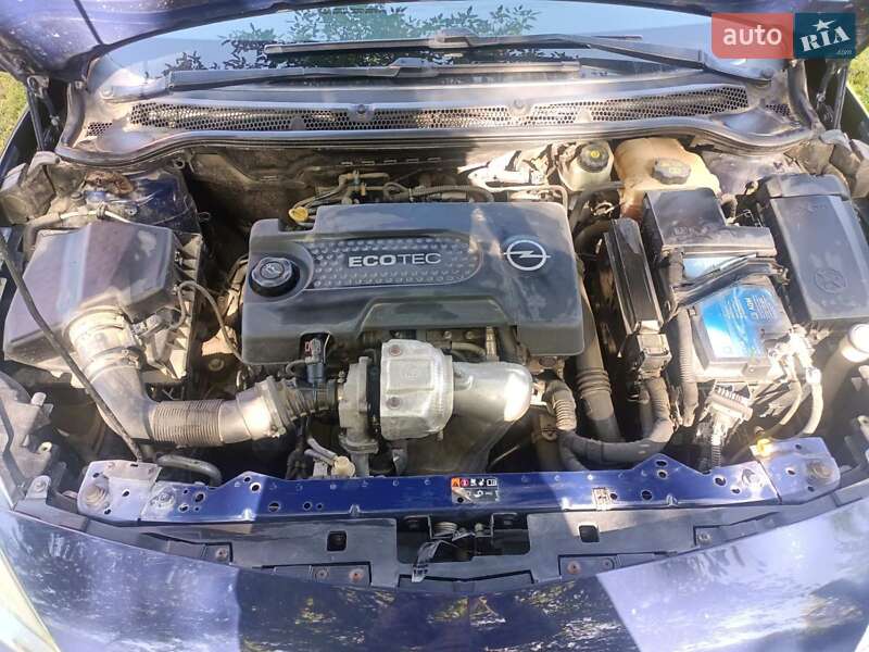 Універсал Opel Astra 2011 в Львові