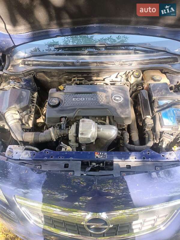 Універсал Opel Astra 2011 в Львові