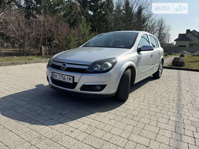 Хетчбек Opel Astra 2004 в Рівному