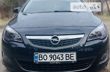 Универсал Opel Astra 2011 в Ровно