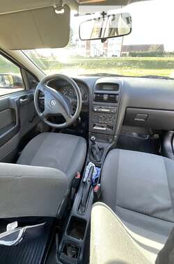 Седан Opel Astra 2008 в Мукачево