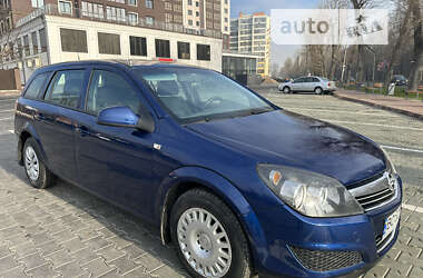 Opel Astra 2011