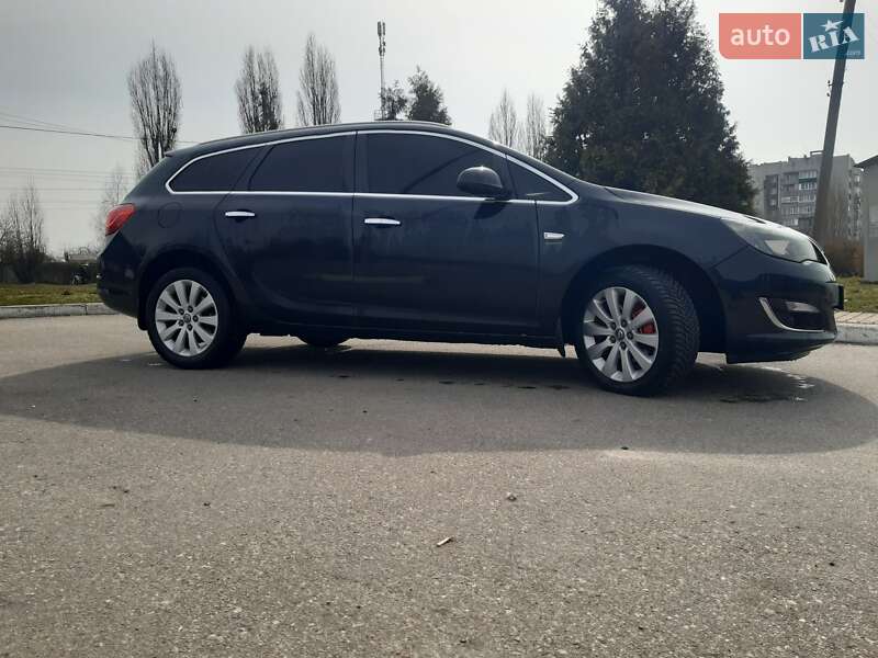 Универсал Opel Astra 2012 в Кременчуге