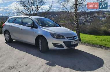 Универсал Opel Astra 2013 в 
