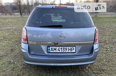 Універсал Opel Astra 2010 в Кам'янському