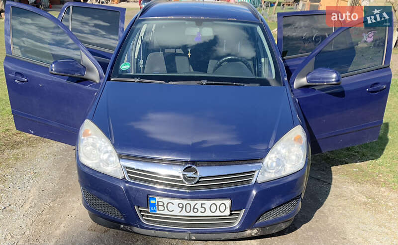Универсал Opel Astra 2008 в Радехове