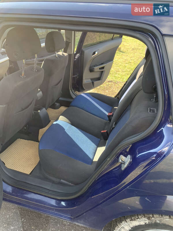 Универсал Opel Astra 2008 в Радехове