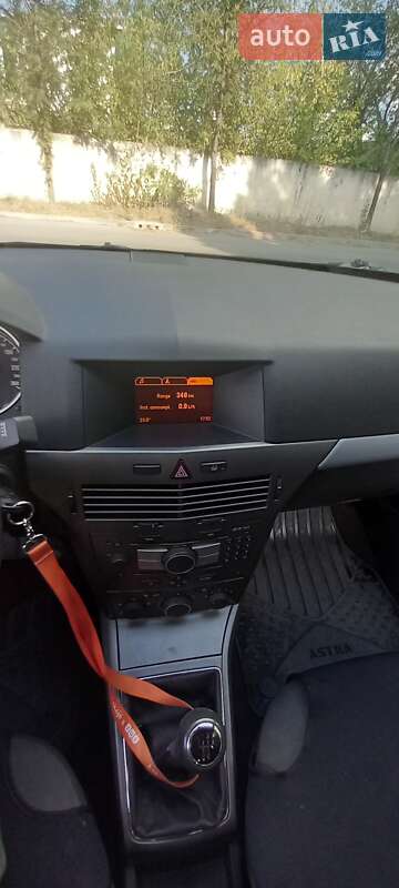 Универсал Opel Astra 2004 в Надворной