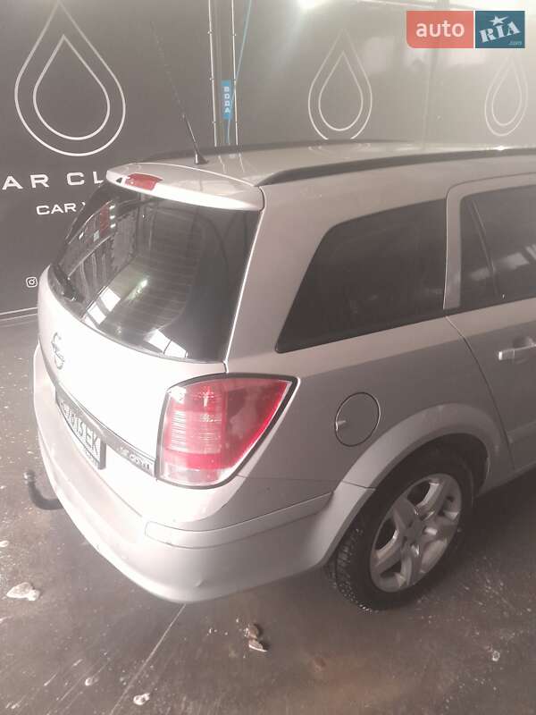 Универсал Opel Astra 2007 в Заставной