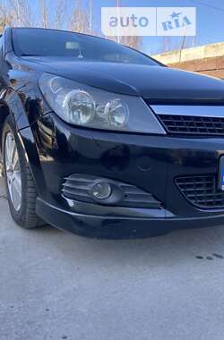 Купе Opel Astra 2008 в Острозі