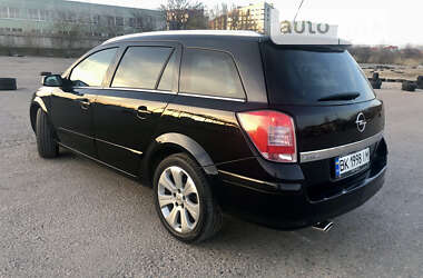 Универсал Opel Astra 2008 в Ровно