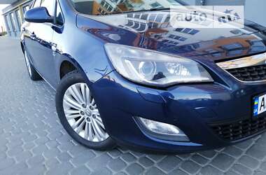 Opel Astra 2011