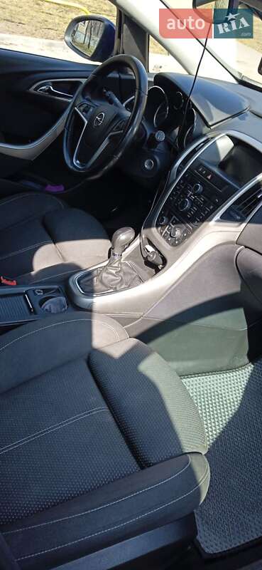 Универсал Opel Astra 2011 в Харькове