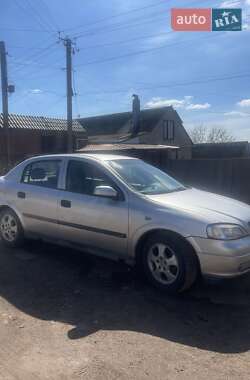 Хэтчбек Opel Astra 2000 в 