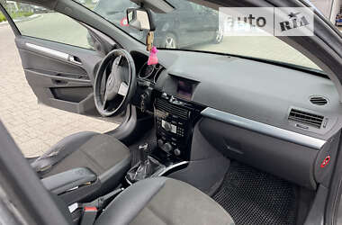 Универсал Opel Astra 2009 в Бориславе