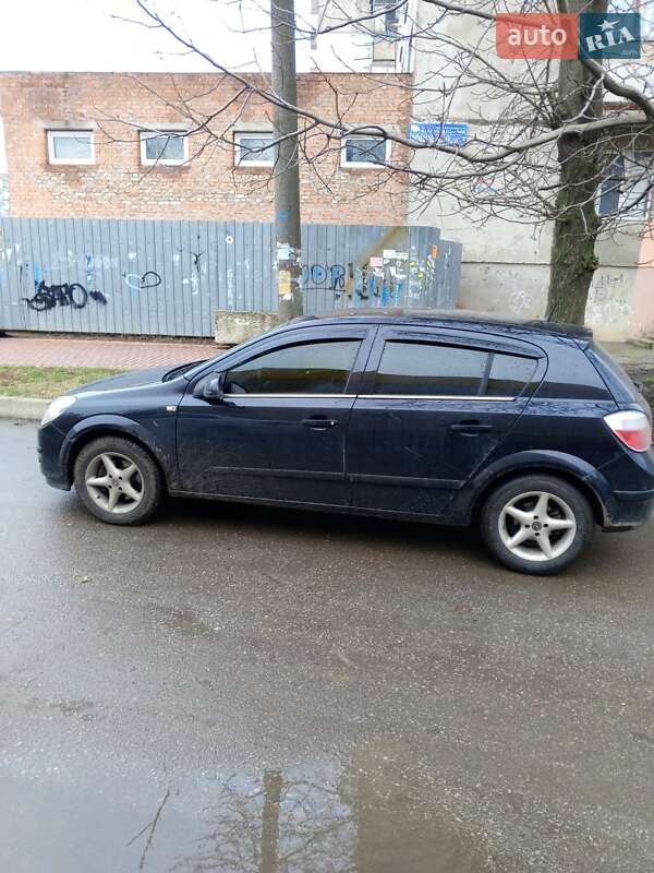 Хэтчбек Opel Astra 2004 в Кропивницком