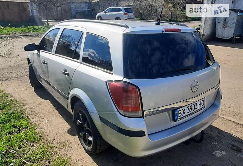 Універсал Opel Astra 2005 в Хмельницькому