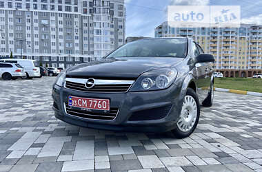 Універсал Opel Astra 2010 в Києві
