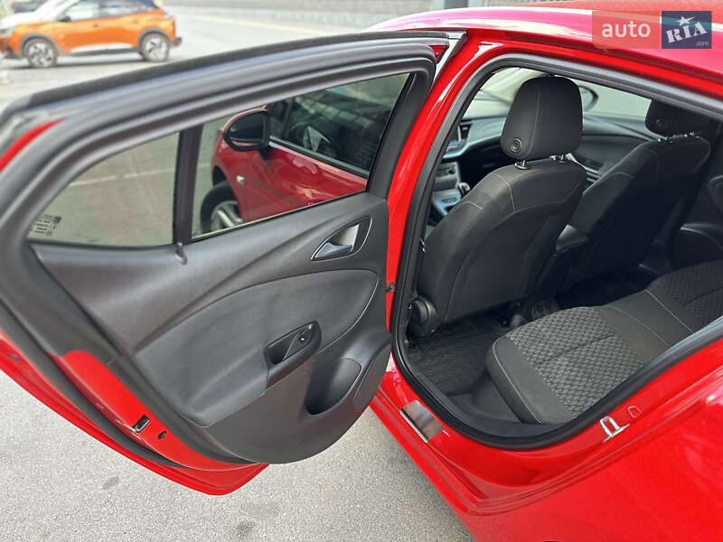 Хэтчбек Opel Astra 2016 в Днепре