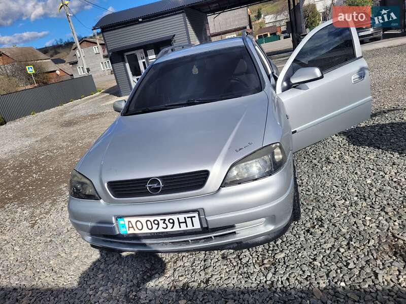 Универсал Opel Astra 2003 в Рахове