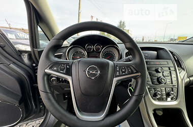 Универсал Opel Astra 2011 в Стрые