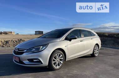 Универсал Opel Astra 2018 в Ровно