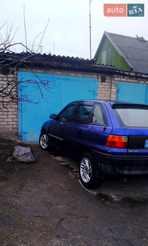 Хэтчбек Opel Astra 1994 в Запорожье