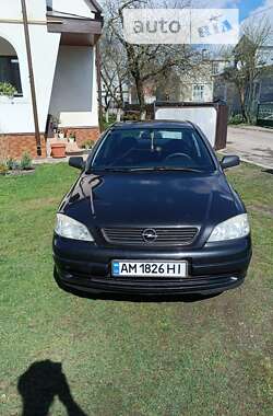 Седан Opel Astra 2006 в Львове