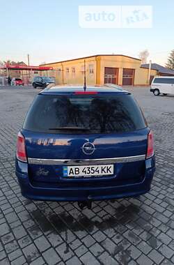 Універсал Opel Astra 2005 в Іллінцях