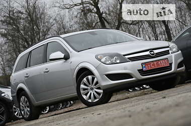 Універсал Opel Astra 2010 в Бердичеві