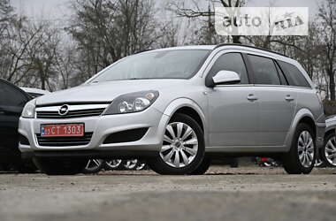 Універсал Opel Astra 2010 в Бердичеві