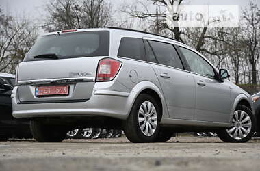 Універсал Opel Astra 2010 в Бердичеві