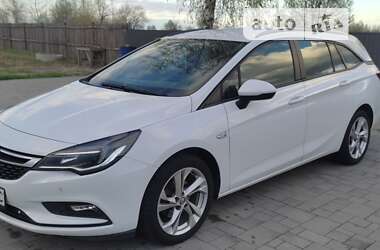 Универсал Opel Astra 2016 в Калуше