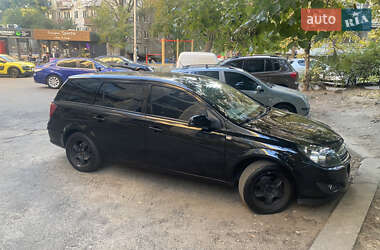 Opel Astra 2011