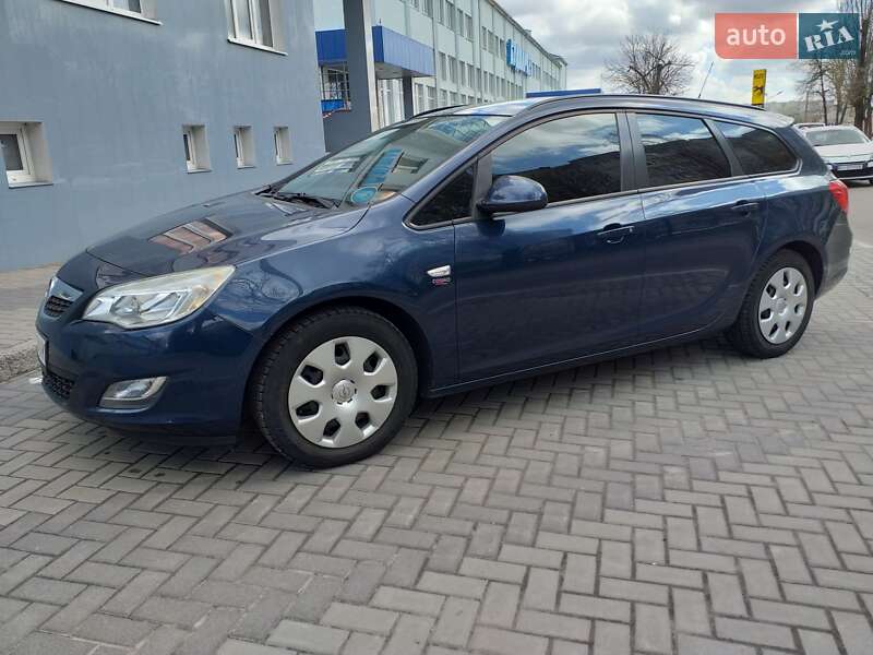 Универсал Opel Astra 2011 в Белой Церкви