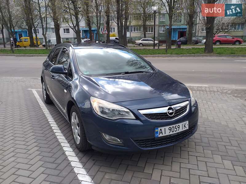Универсал Opel Astra 2011 в Белой Церкви