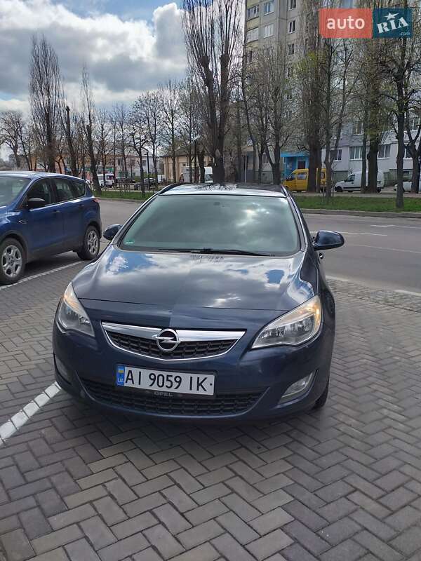 Opel Astra 2011