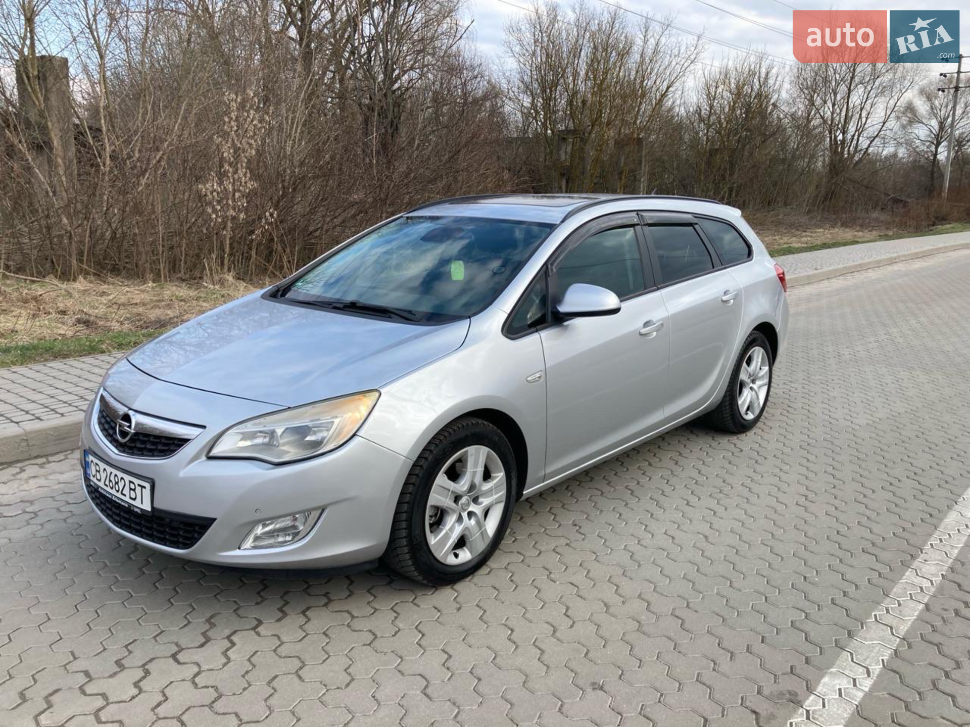 2011 Opel Astra - фото 1