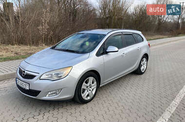 Opel Astra 2011
