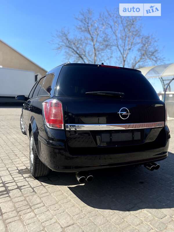 Універсал Opel Astra 2006 в Первомайську