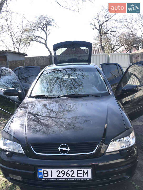 Хетчбек Opel Astra 2003 в Шишаках