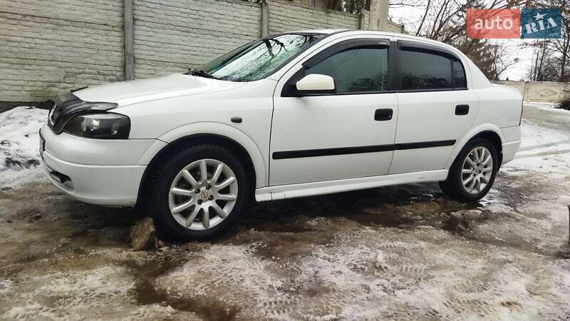 Седан Opel Astra 2000 в Харкові