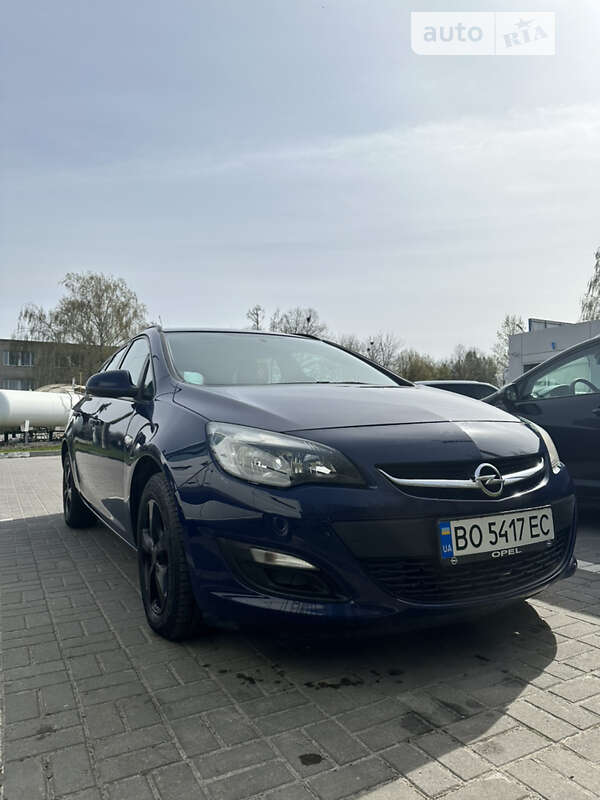 Универсал Opel Astra 2013 в Тернополе