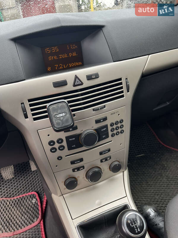 Універсал Opel Astra 2008 в Луцьку