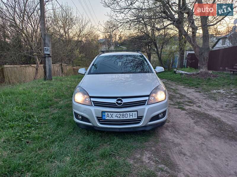 Opel Astra 2010