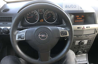 Универсал Opel Astra 2005 в Красилове