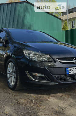 Седан Opel Astra 2012 в Дубно