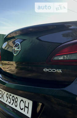 Седан Opel Astra 2012 в Дубно