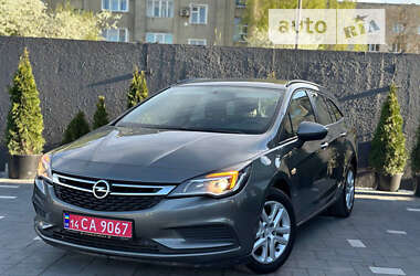 Универсал Opel Astra 2017 в Дрогобыче