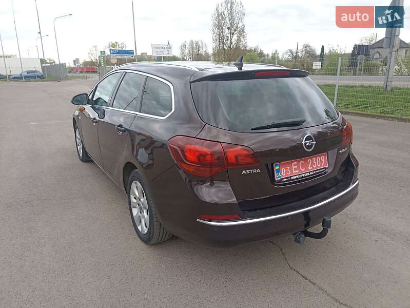 Универсал Opel Astra 2014 в Ковеле